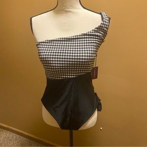 Vigoss black/white plaid one piece bathing swimsuit one shoulder strap NWT sz M